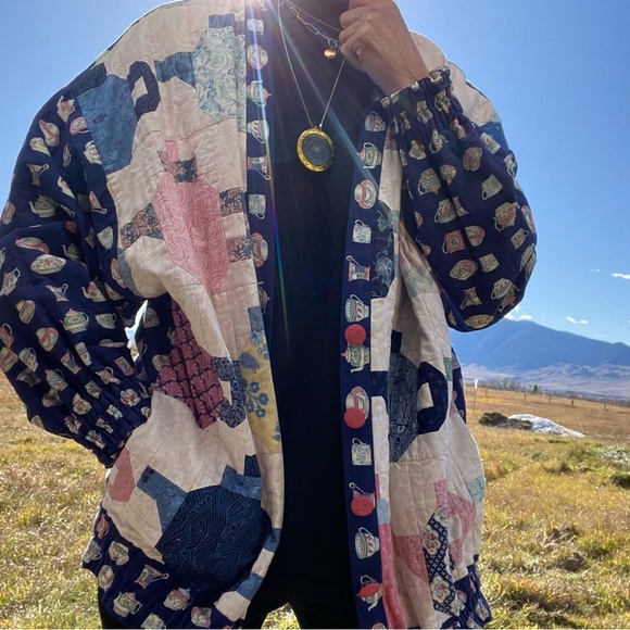 Oversized QUILT Patchwork 🫖 Tea Jacket - Picture 4 of 16